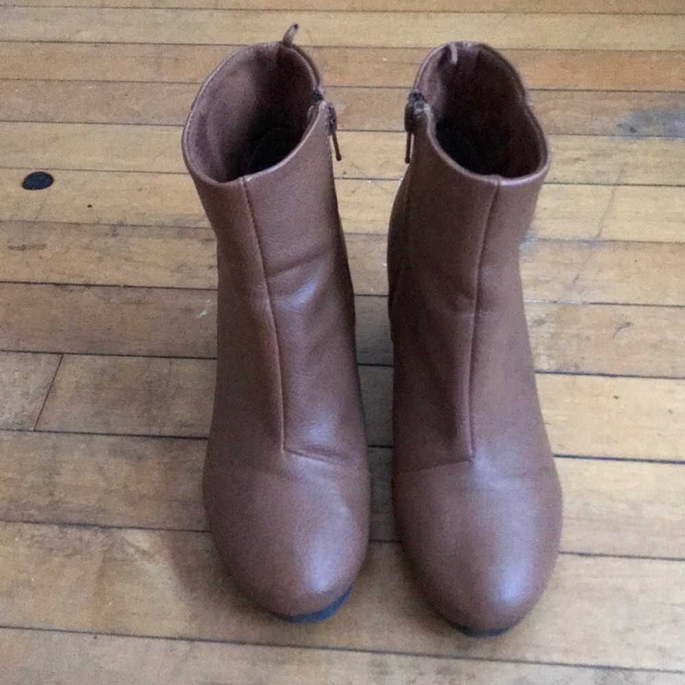Old navy brown cognac booties
